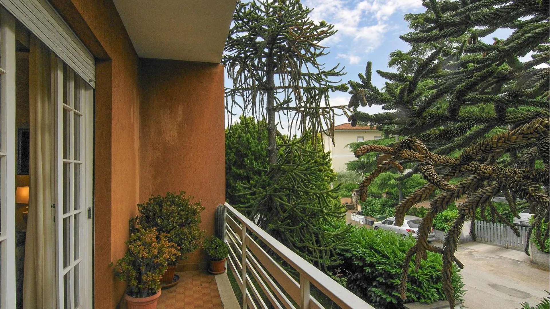 Nice Apartment In Lucca With Wifi 0*,  Italy